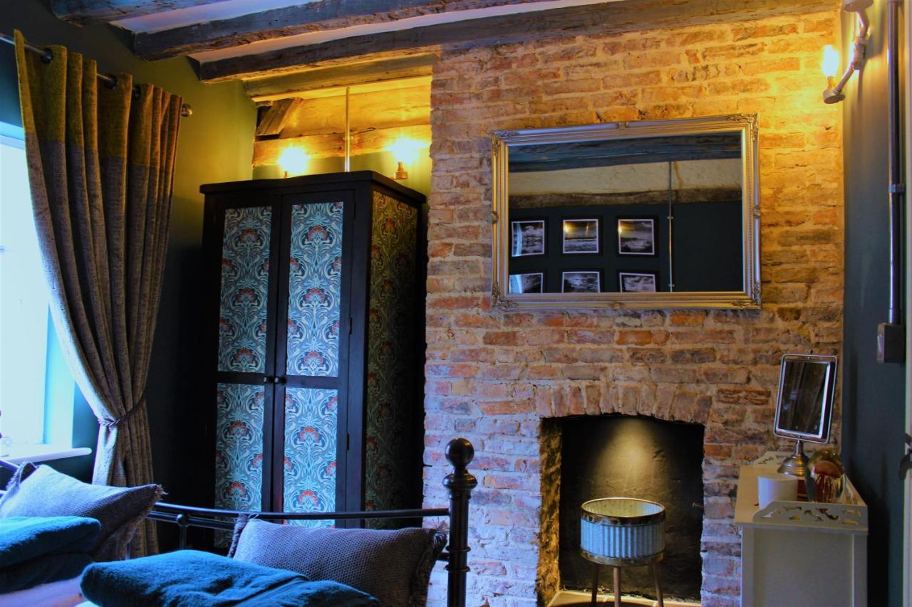 Boutique Fisherman'S Grade II Listed Cottage Скарборо Экстерьер фото